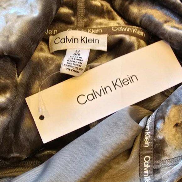 Calvin Kline crushed Velvet Hoodie in Grafite size LG new - Picture 3 of 7